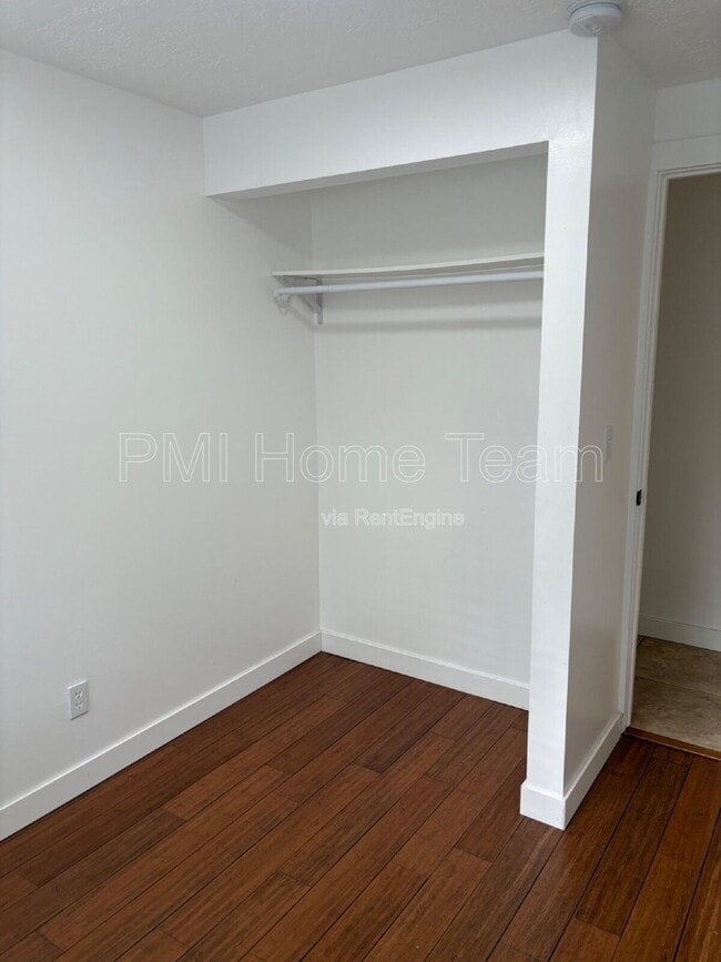 Building Photo - 953 N Compton Rd
