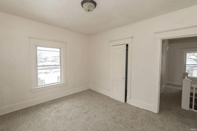 Building Photo - 914 W 6th St