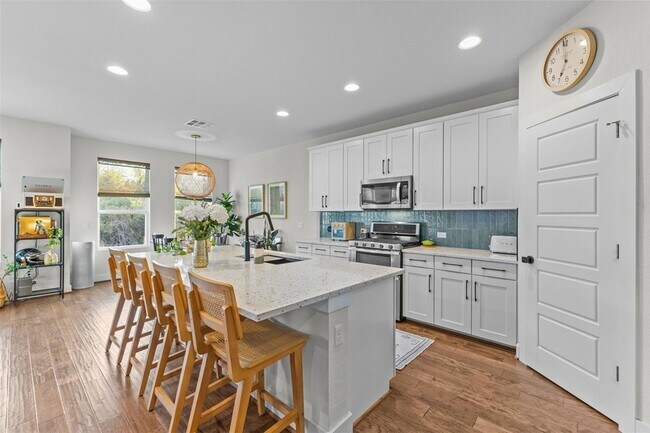 Building Photo - 317 Bridgeford Dr