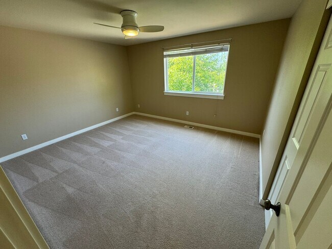 Building Photo - 3bd/2.5ba Renton Home