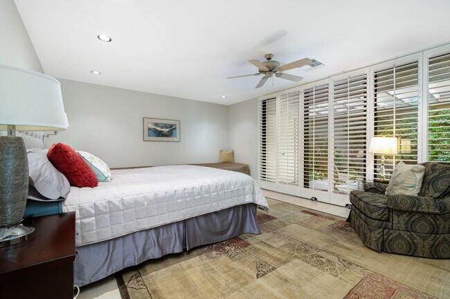 Building Photo - 6 Oxford Ct