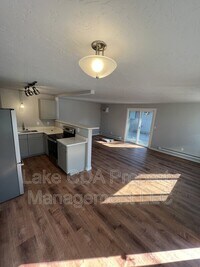 Building Photo - 1419 E Stiner Ave