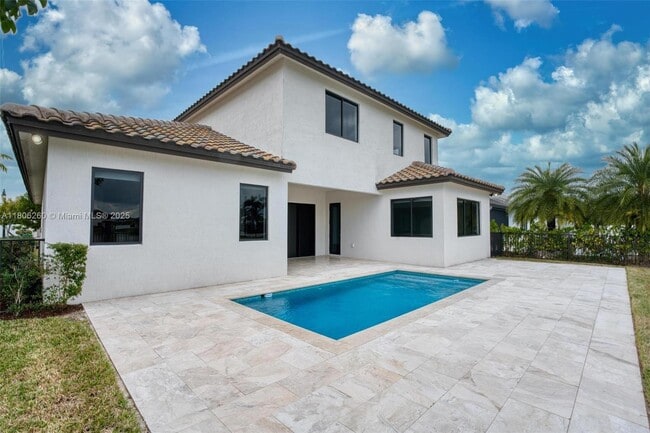Building Photo - 4309 SW 176th Ave