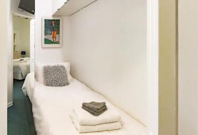 Building Photo - 1916 Perfect Dr