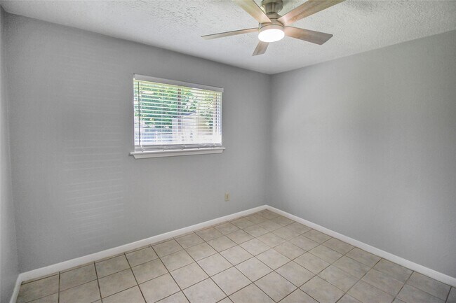 Building Photo - 12702 Gotham Dr