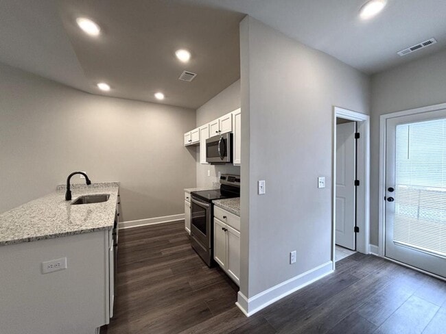 Building Photo - 502 Apple Jack Ct