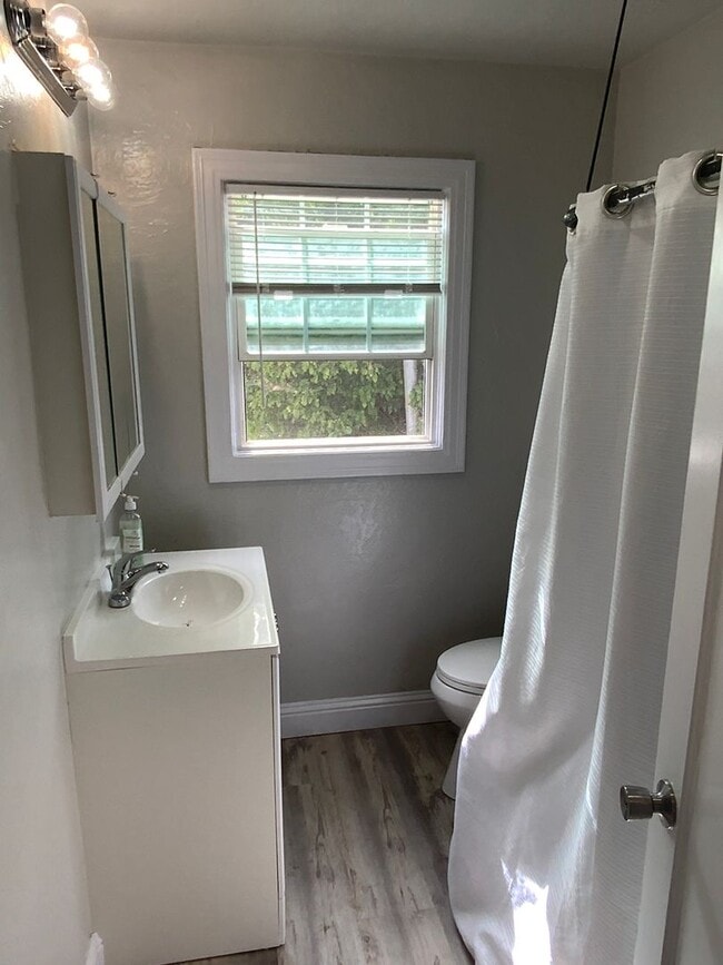 Building Photo - Beautiful Rodeo 2 bedroom 1 bath
