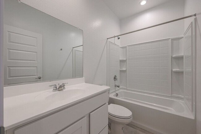 Building Photo - Alamar Living, 4 Bed, 3 Bath Rental!