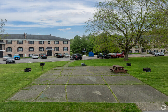Building Photo - Cardinal Hill Gardens
