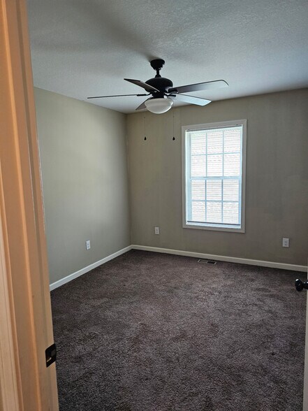 Building Photo - 228 Vanover Ln