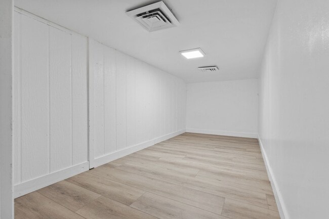 Building Photo - Kilihe Way Multi-Generational Home