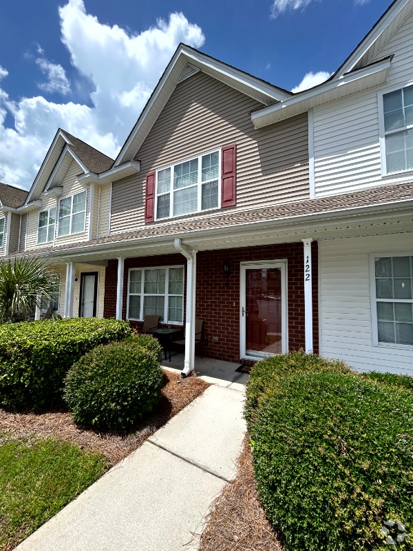 Building Photo - 122 Sonata Cir