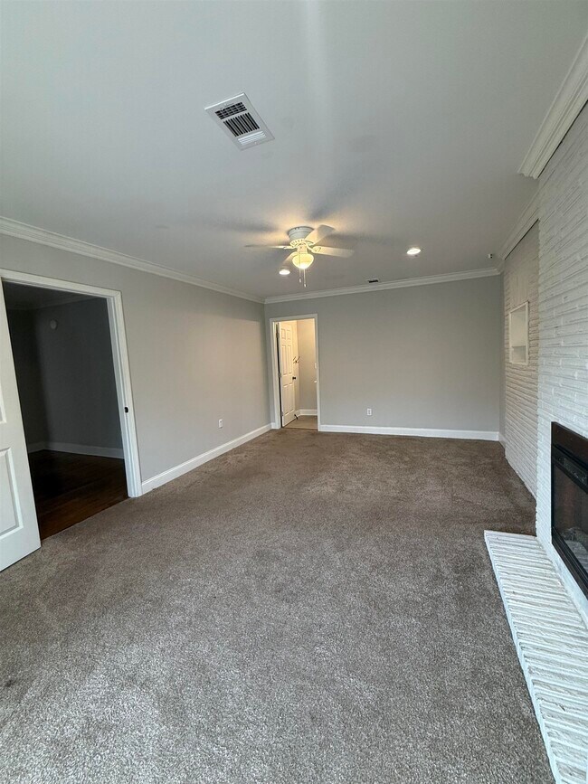 Building Photo - 764 Dunn Ave