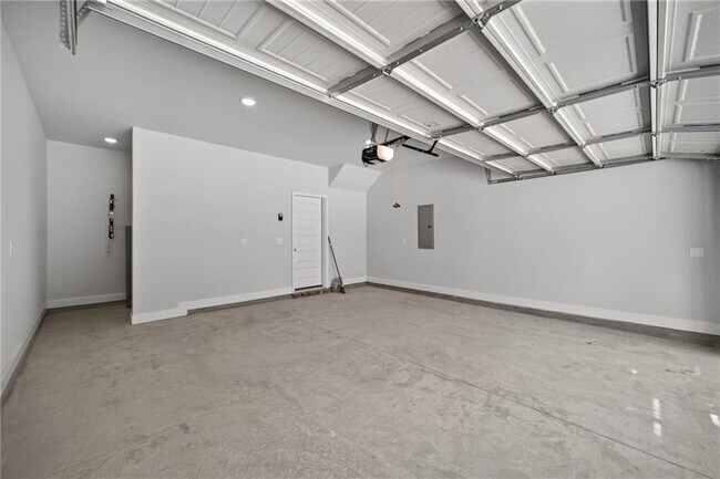 Building Photo - 523 Fundao Ln