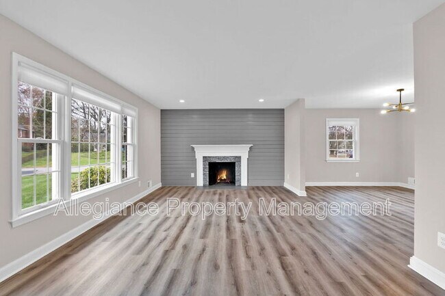 Building Photo - 2215 Lida Ct