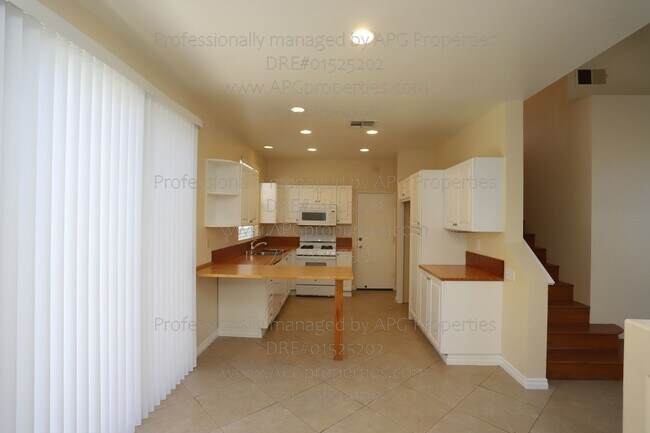Building Photo - 48 Calle De Los Ninos