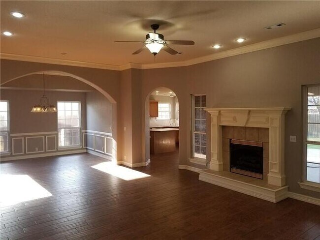 Building Photo - 884 Palisades Ave