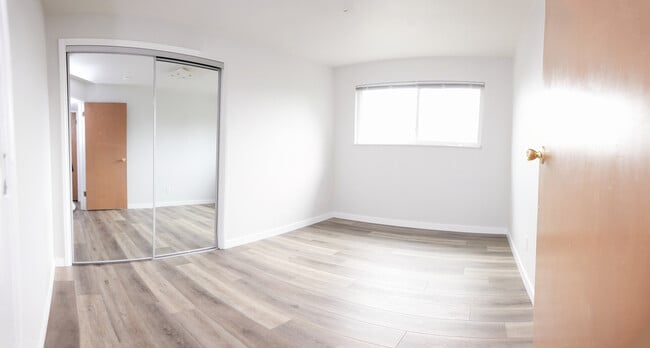 Building Photo - 5 S Big Bend Blvd