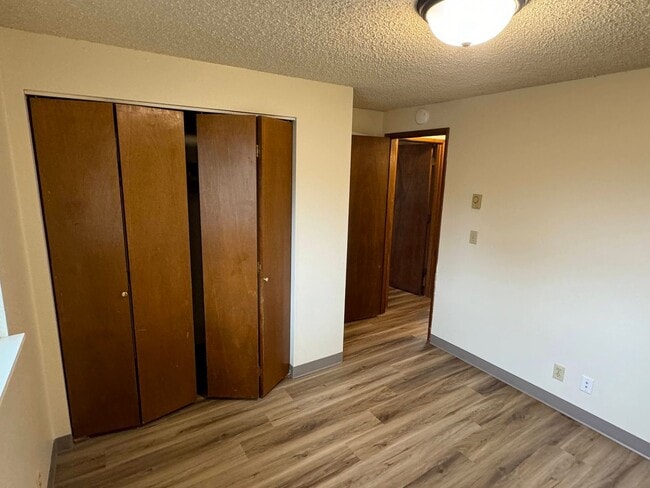 Building Photo - 2 Bedroom in Junction City