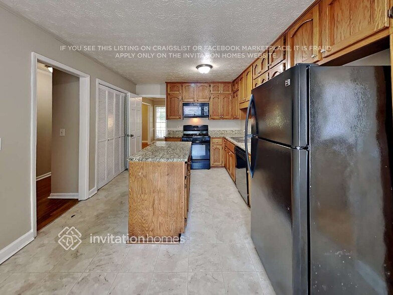 Building Photo - 1465 Lake Lucerne Rd SW