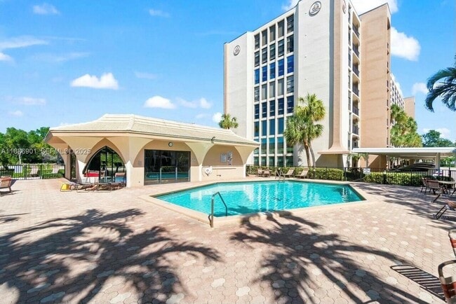 Building Photo - 1627 Riverview Rd