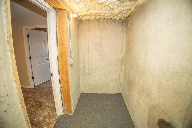 Building Photo - 4055 Westminister Dr