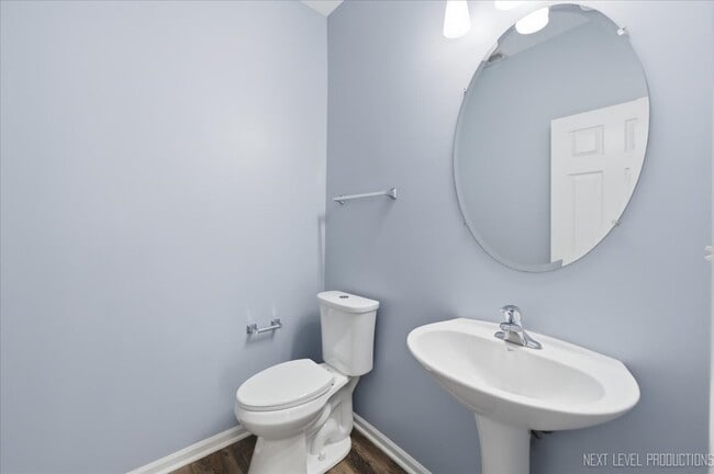 Building Photo - 472 Majestic Ln