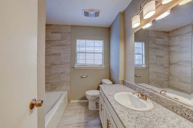 Building Photo - 3 Bed | 2 Bath | Tulsa | 1,511 SQFT