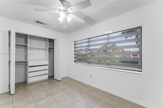 Building Photo - 6608 SW 114th Ave