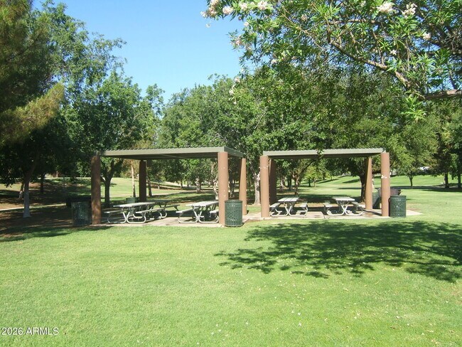 Building Photo - 9969 E Bayview Dr