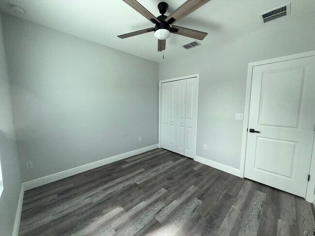 Building Photo - 1581 S Montgomery St