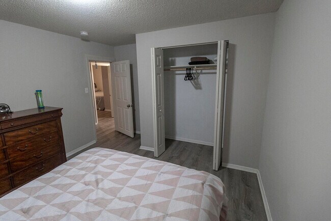 Building Photo - 204 Wheaton Ct