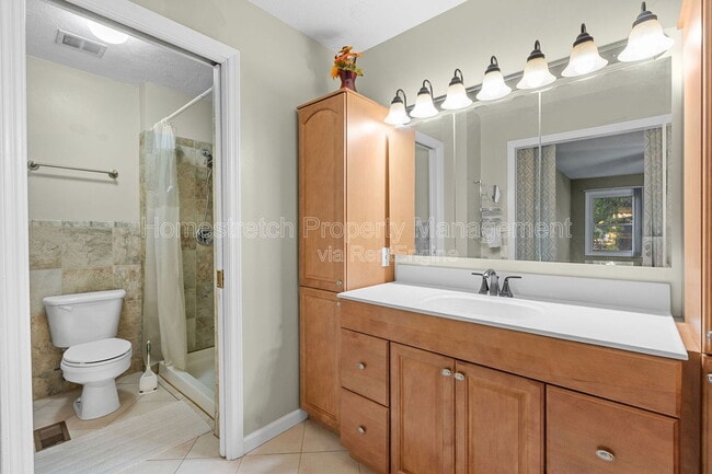 Building Photo - 11860 Shallowbrook Dr