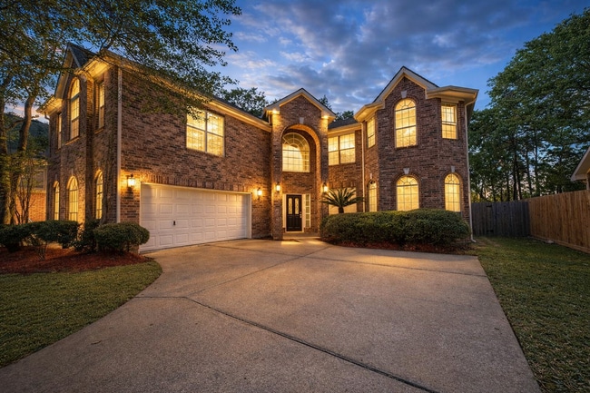 Building Photo - 9210 Memorial Grove Dr