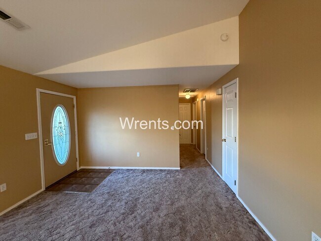 Building Photo - Welcome to this charming 2 bed, 2 bath rancher in Airway Heights!