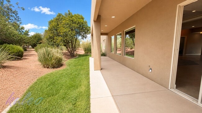 Building Photo - 3278 S Retreat Dr