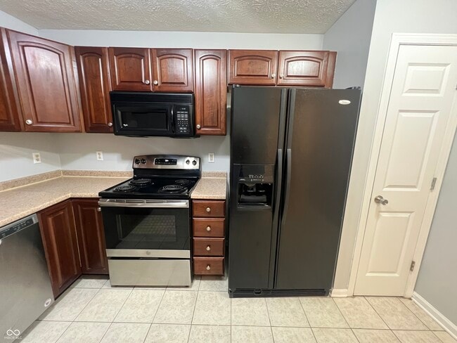 Building Photo - 6735 Lexington Cir