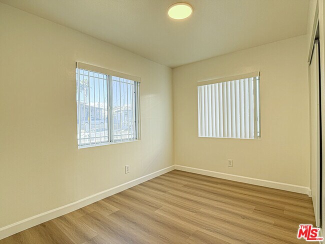 Building Photo - 1555 W 204th St