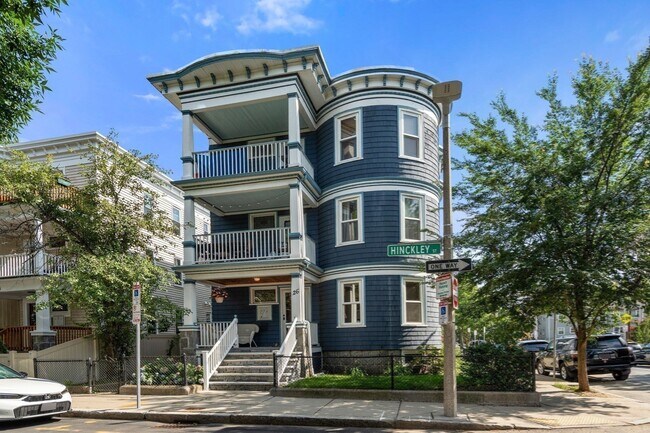 Building Photo - 26 Hinckley St
