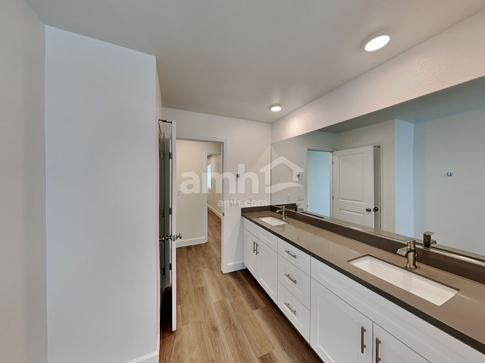 Building Photo - 10335 Bishops Cap St