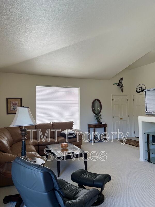 Building Photo - 6213 Kestrel Ln