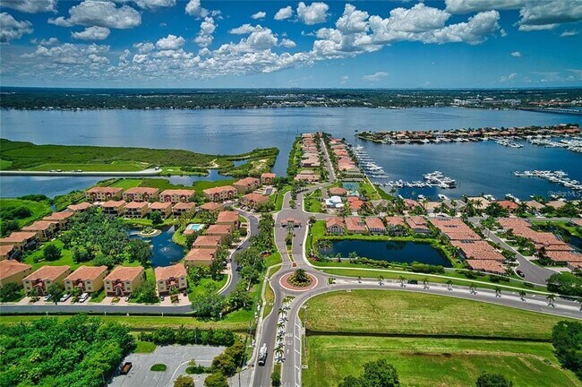 Building Photo - 307 9th Ave E