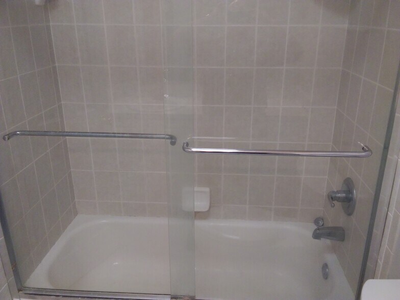 Building Photo - 5172 Taylor Ave