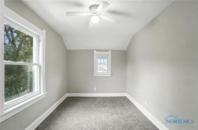 Building Photo - 3725 Leybourn Ave