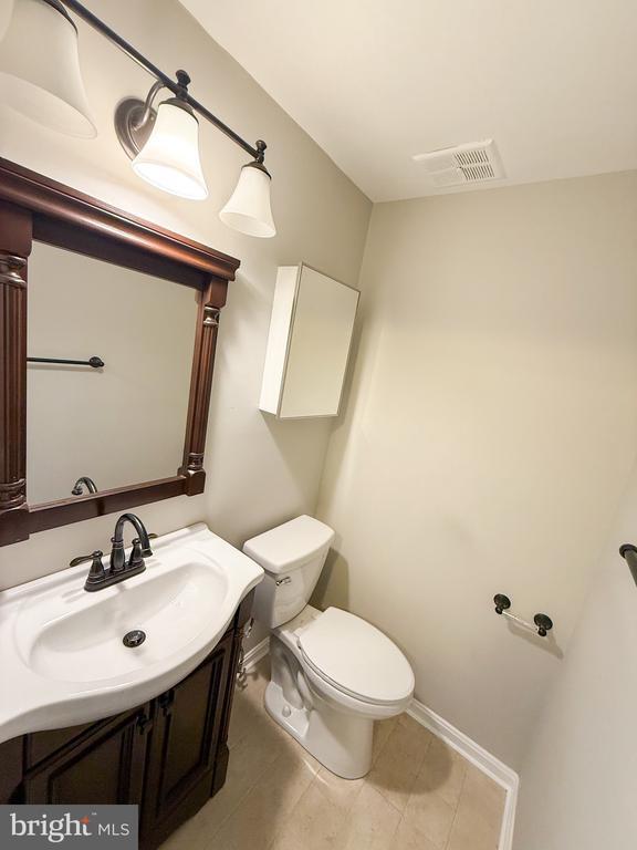 Building Photo - 7341 Crestleigh Cir