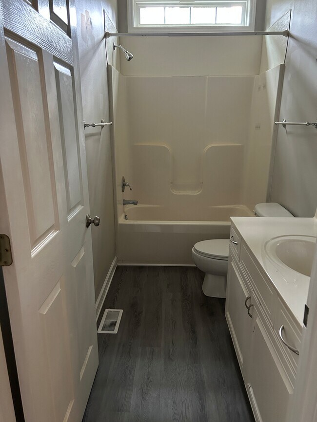 Building Photo - 41 Holly Pines Dr