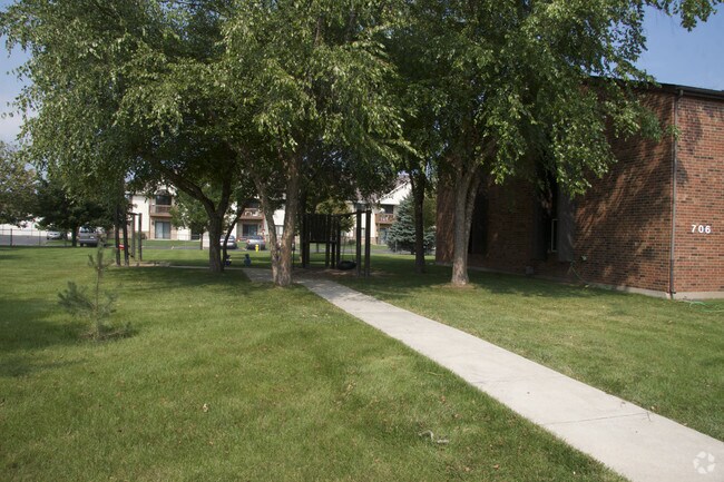 Building Photo - Delavan Court