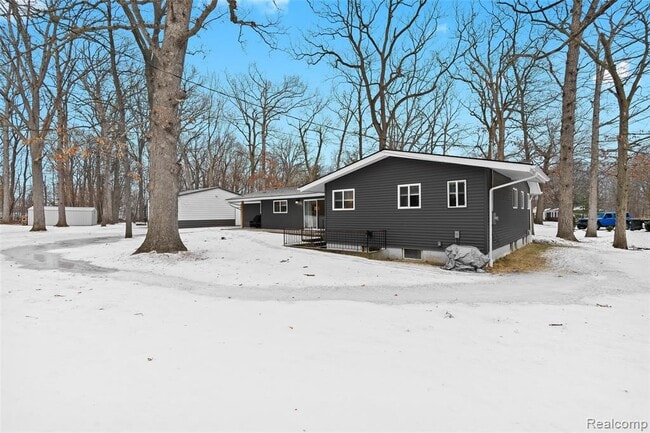 Building Photo - 2566 Harrington Rd