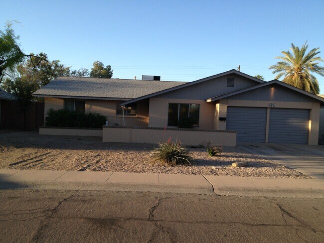 Primary Photo - 514 E Hermosa Dr