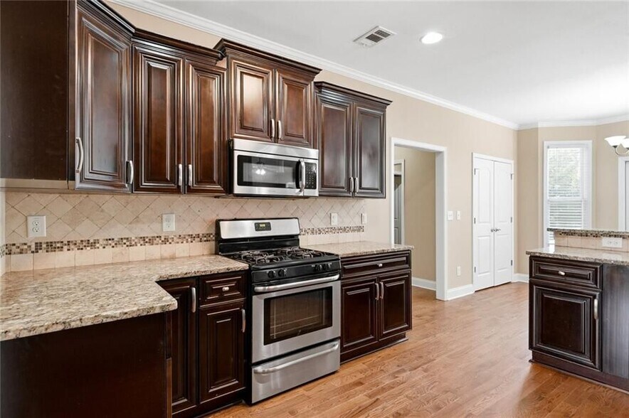 Building Photo - 3475 Golfe Links Dr
